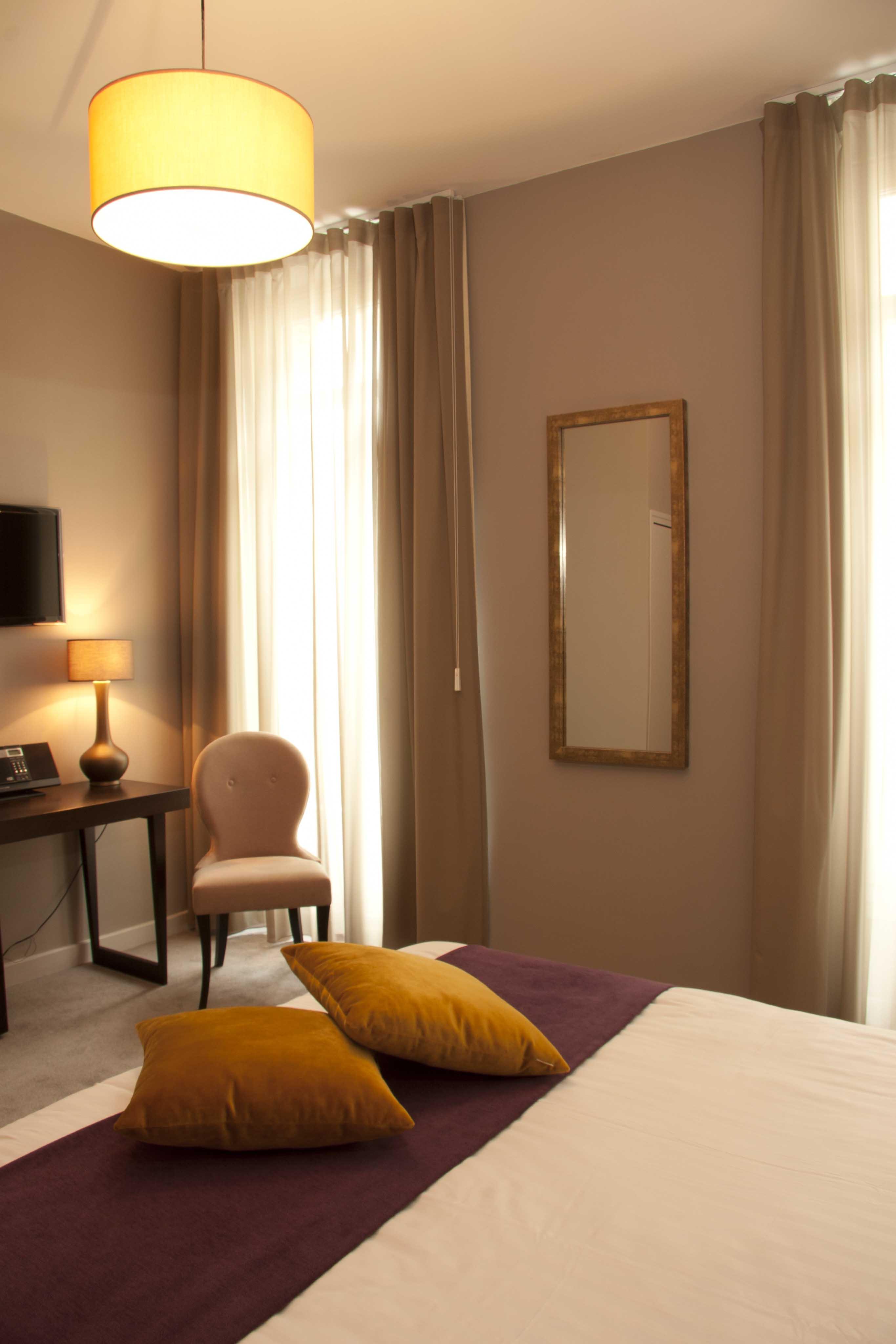 Opera Frochot Hotel