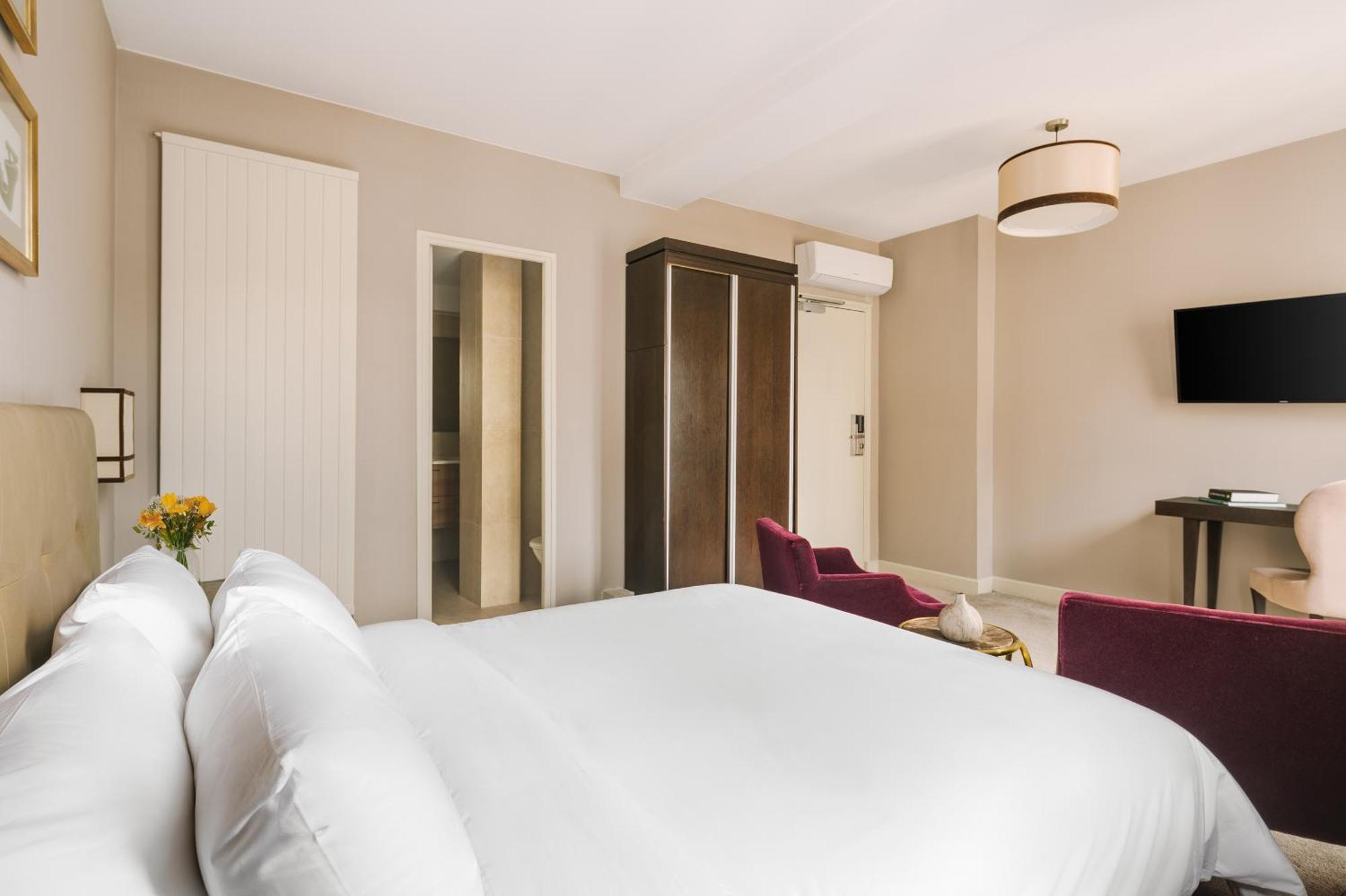 Opera Frochot Hotel