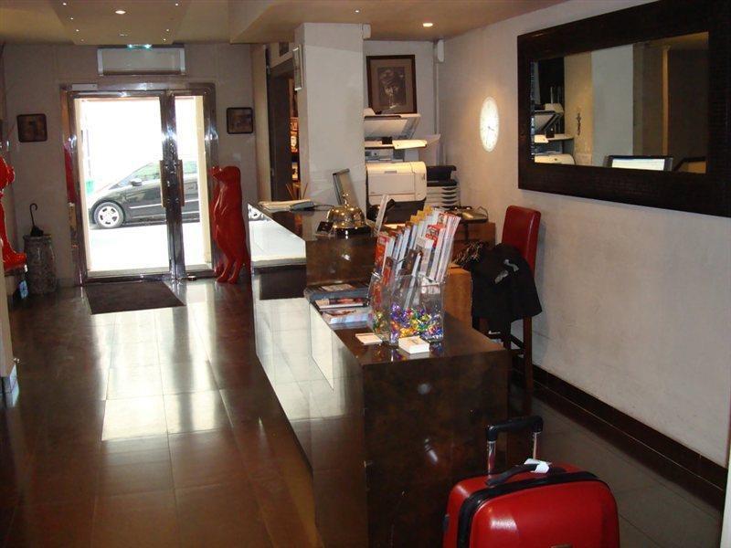 Hotel Opera Frochot 3*